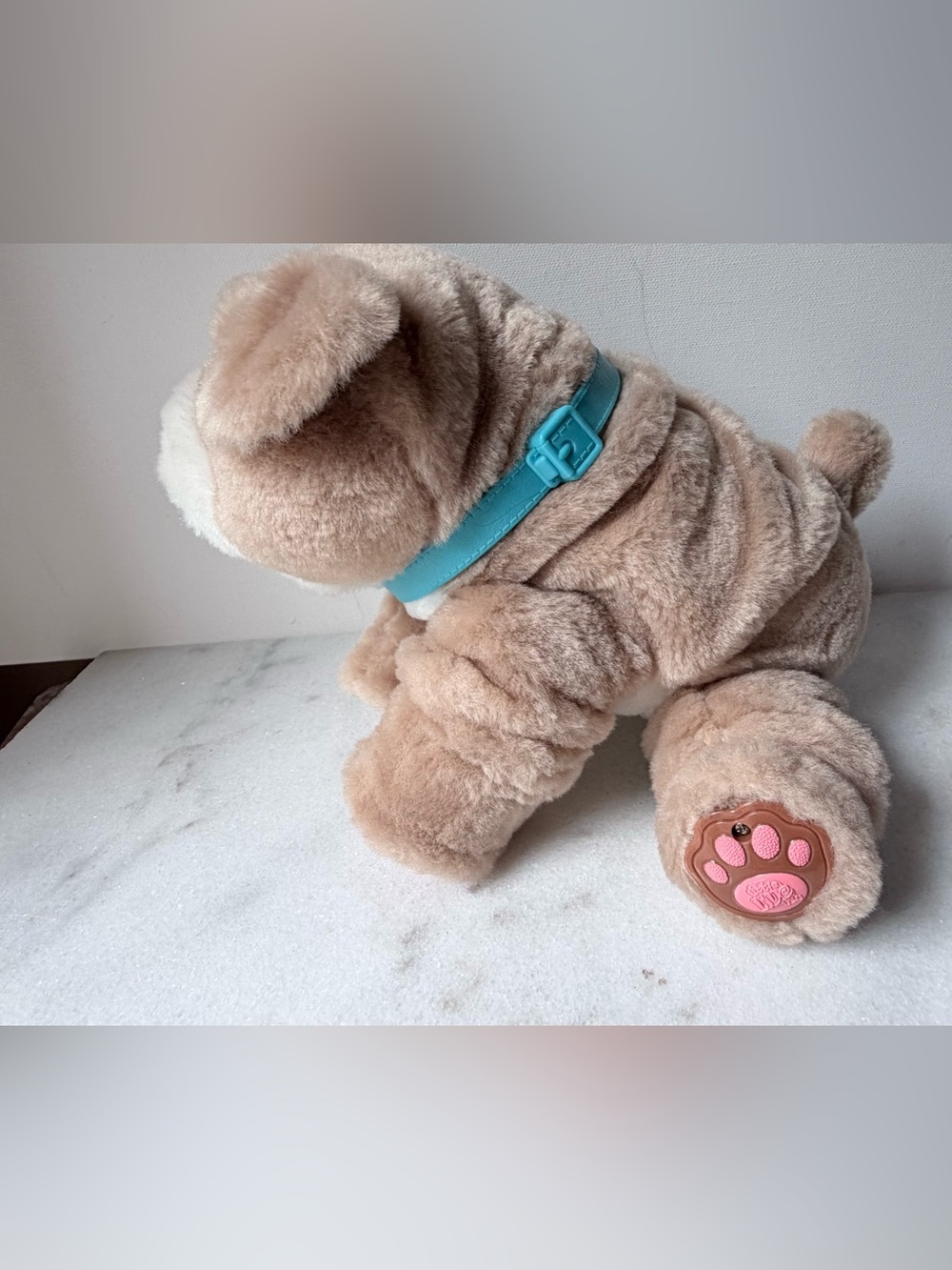 Little Live Pets Rollie My Kissing Puppy, an interactive toy - Picture 4 of 9